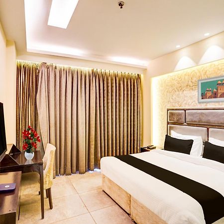 Super Townhouse Pitampura West Enclave Hotel Delhi  Luaran gambar