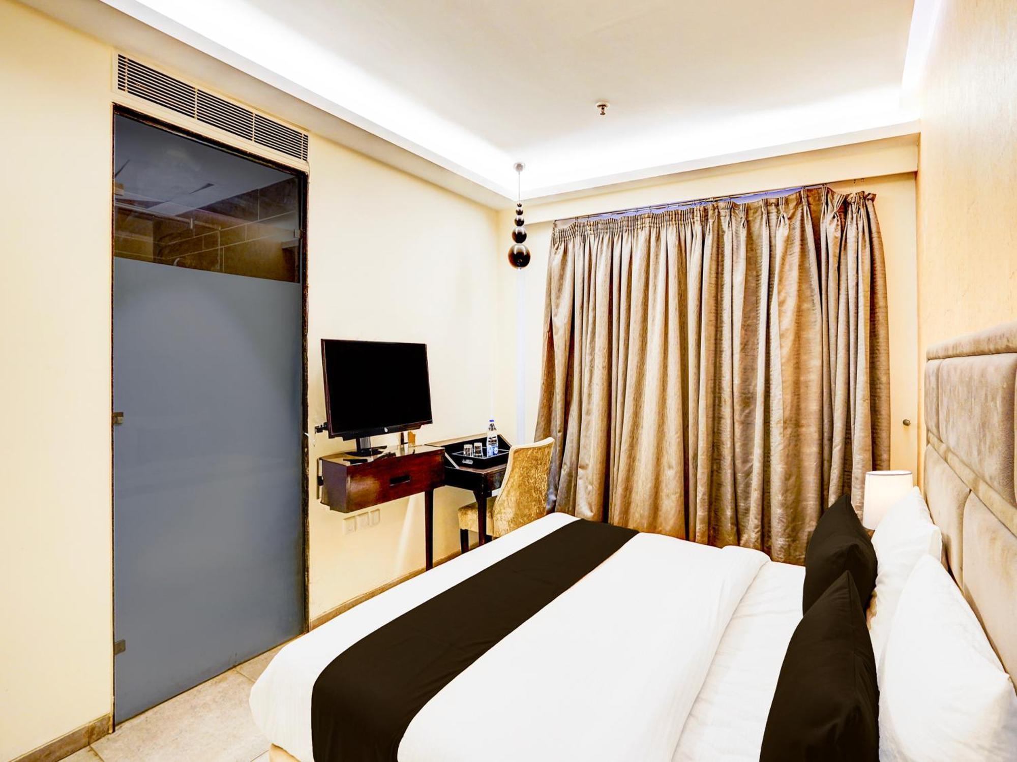 Super Townhouse Pitampura West Enclave Hotel Delhi  Luaran gambar