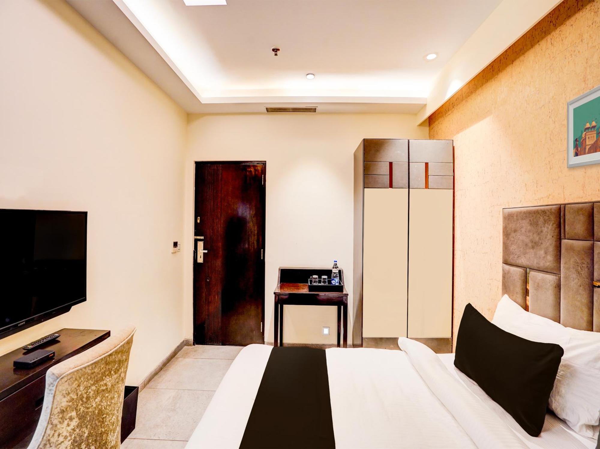 Super Townhouse Pitampura West Enclave Hotel Delhi  Luaran gambar
